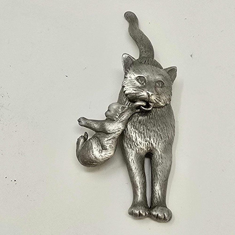 Vintage JJ brooch pin gold tone cat brass silver toned cat with kitten signed‎